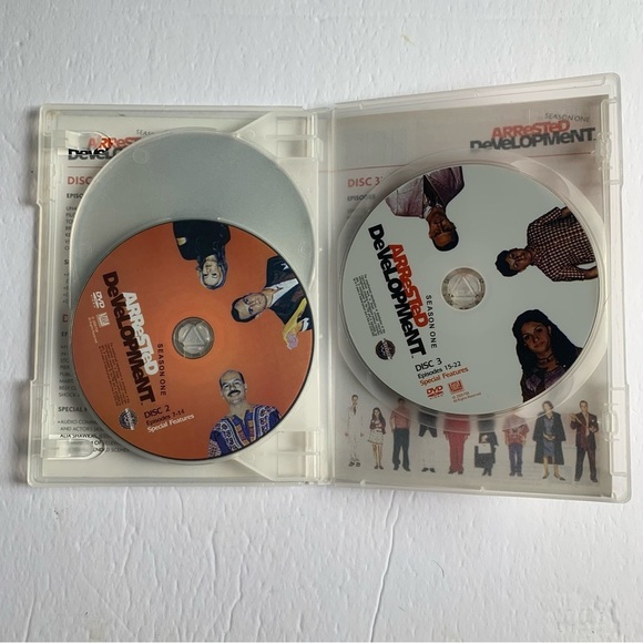 Arrested Development Seasons 1-3 On DVD - Picture 4 of 13
